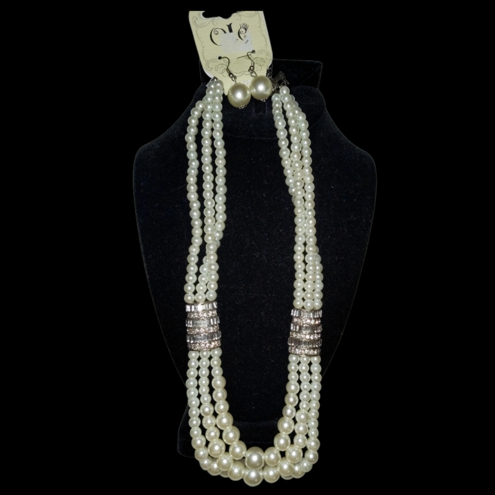 ❤️ Retro Pearl Necklace NWT